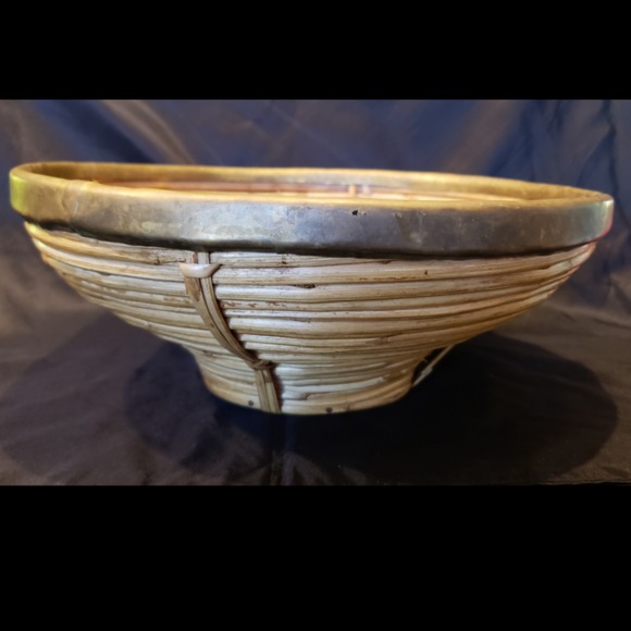 Grass & Metal Fluted Base Bowl/Basket - Picture 2 of 3
